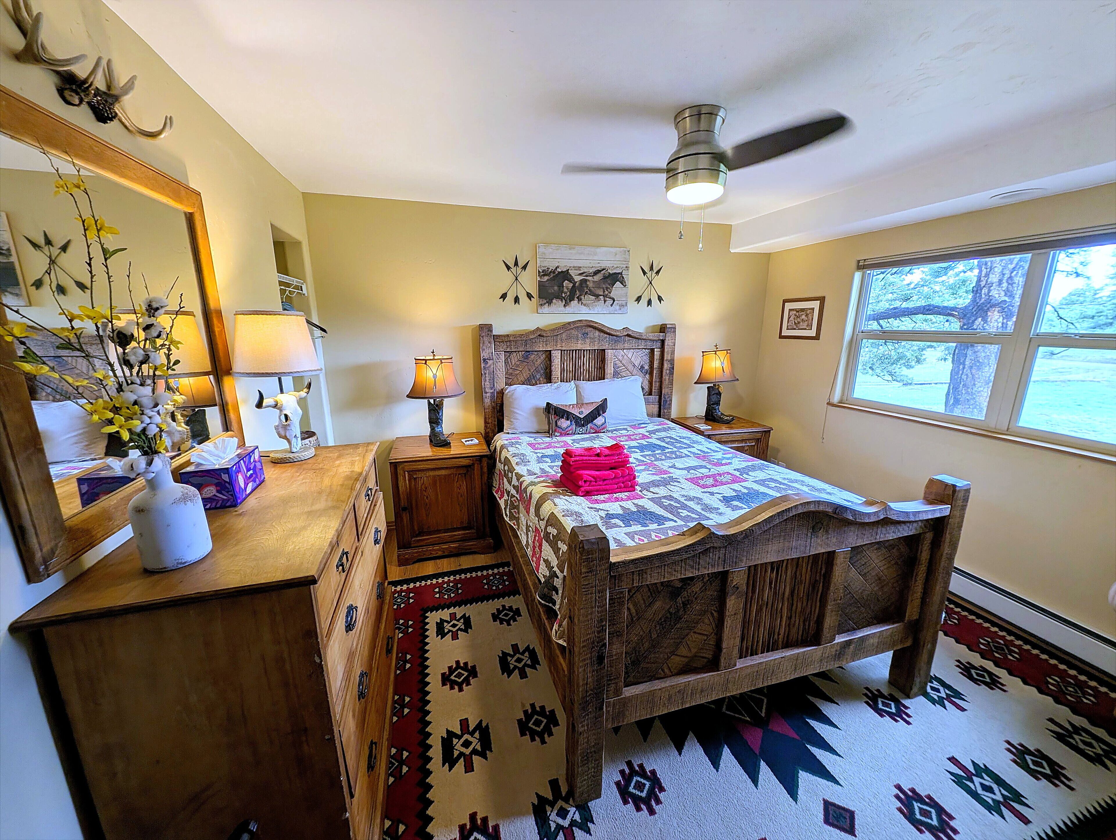 7 bedrooms, desk, iron/ironing board, travel crib