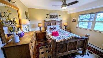 7 bedrooms, desk, iron/ironing board, travel crib