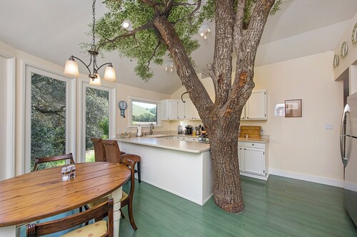 Riverstone Estate sleeps 12 Pool Bocce Spa