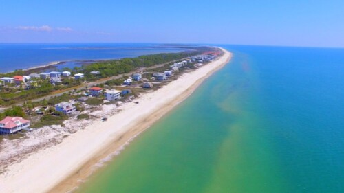 Family Friendly. Very Clean. Local Friendly Owners. Beautiful Gulf View.