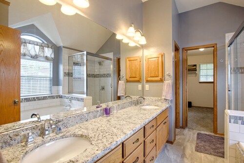 Space and lots of Comfort with 2,400 sq ft!