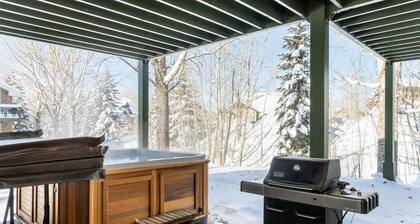 Private Hot Tub, Ground Floor Unit, No Stairs, Garage, Direct Access, Quiet