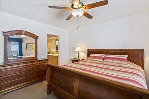 3 chambres, fer et planche à repasser, lit parapluie, Wi-Fi gratuit