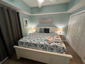 1 slaapkamer, een strijkplank/strijkijzer, gratis wifi, beddengoed
