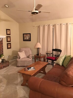 TV, DVD player, books, stereo