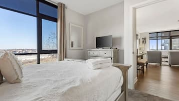 2 bedrooms, desk, iron/ironing board, free WiFi