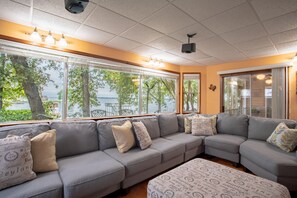 Smart TV, fireplace, video games