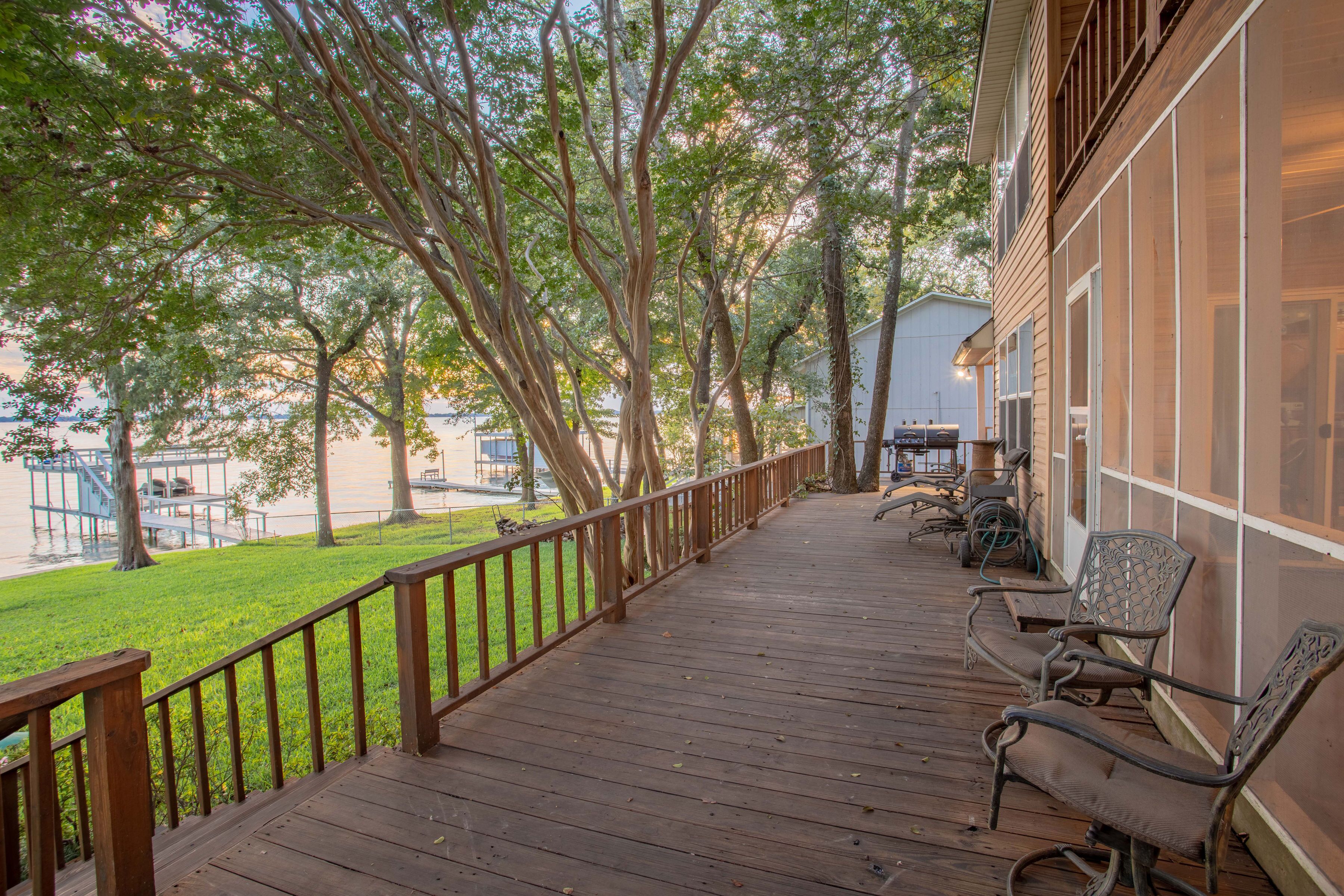 Large deck runs the entire length of the house on the lakeside !