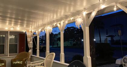 Free Pet Twin Palms Paradise: Your Tranquil Beachside Escape!