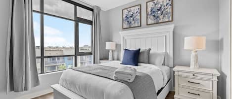 2 Schlafzimmer, Schreibtisch, Bügeleisen/Bügelbrett, WLAN