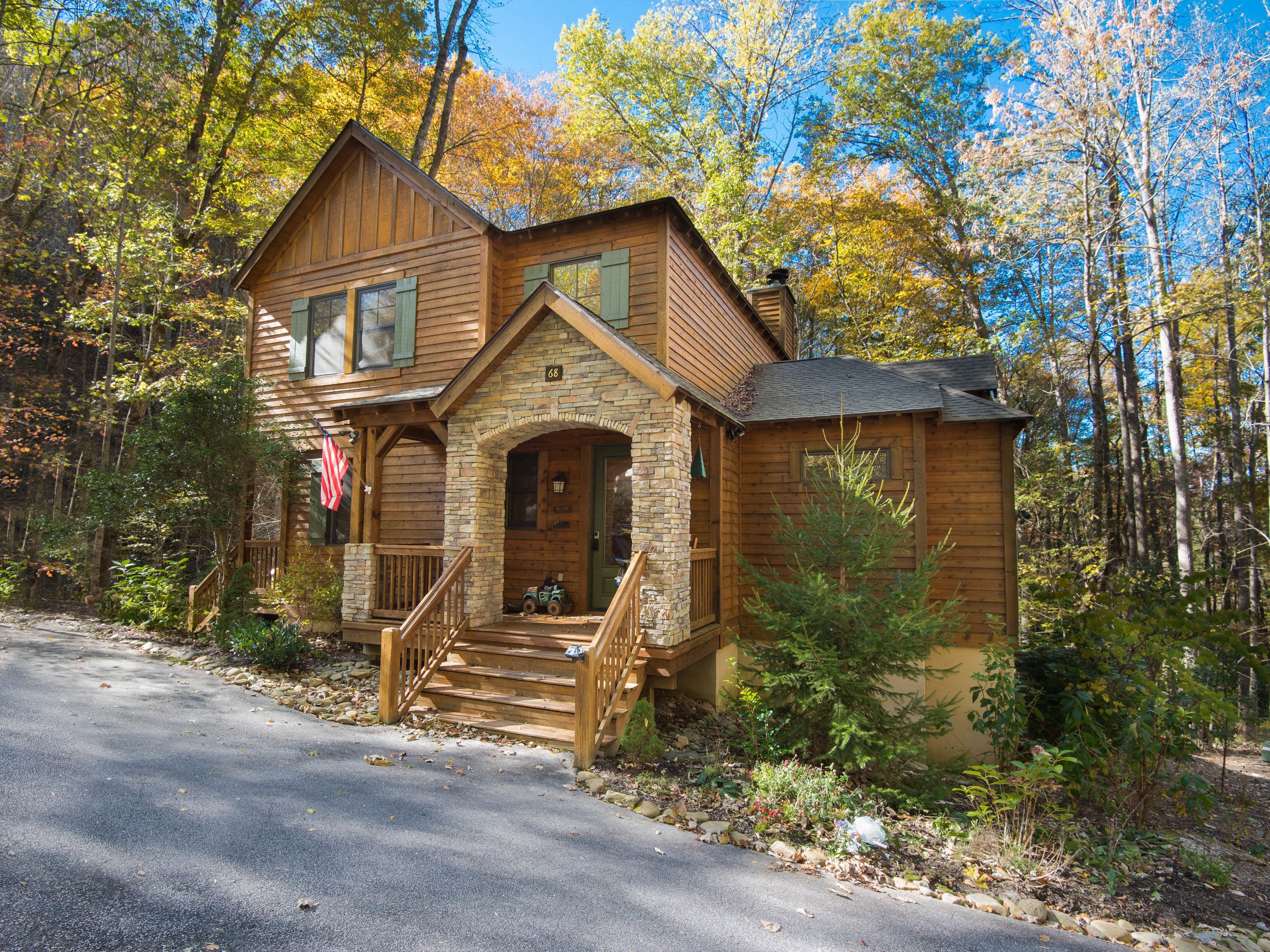 Luxurious Creekside mountain cottage at Bear Lake