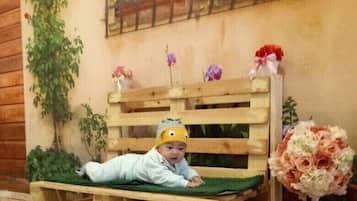 32-英寸智能电视 (配备有线频道)、电视