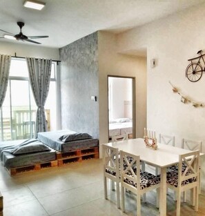 Apartamento design, 2 quartos | 2 quartos, individualmente decorados, individualmente mobiliados