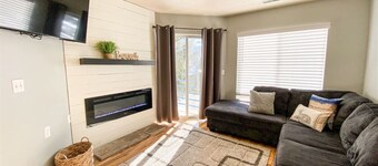Beautiful Inn Building Condo #208 Pet friendly