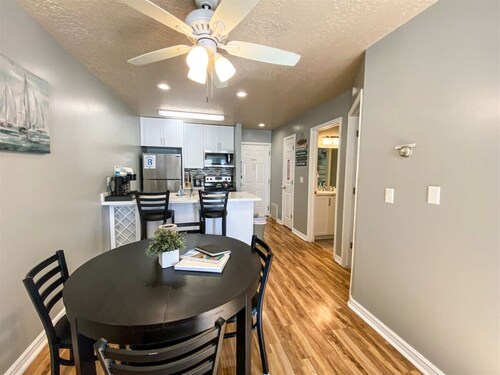 Inn Condo # 208, 1 vuode, 1 kylpyhuone, WiFi