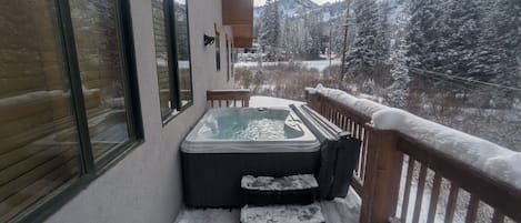 Bain à remous extérieur