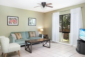 Appart'hôtel Supérieur, plusieurs lits | Coin séjour