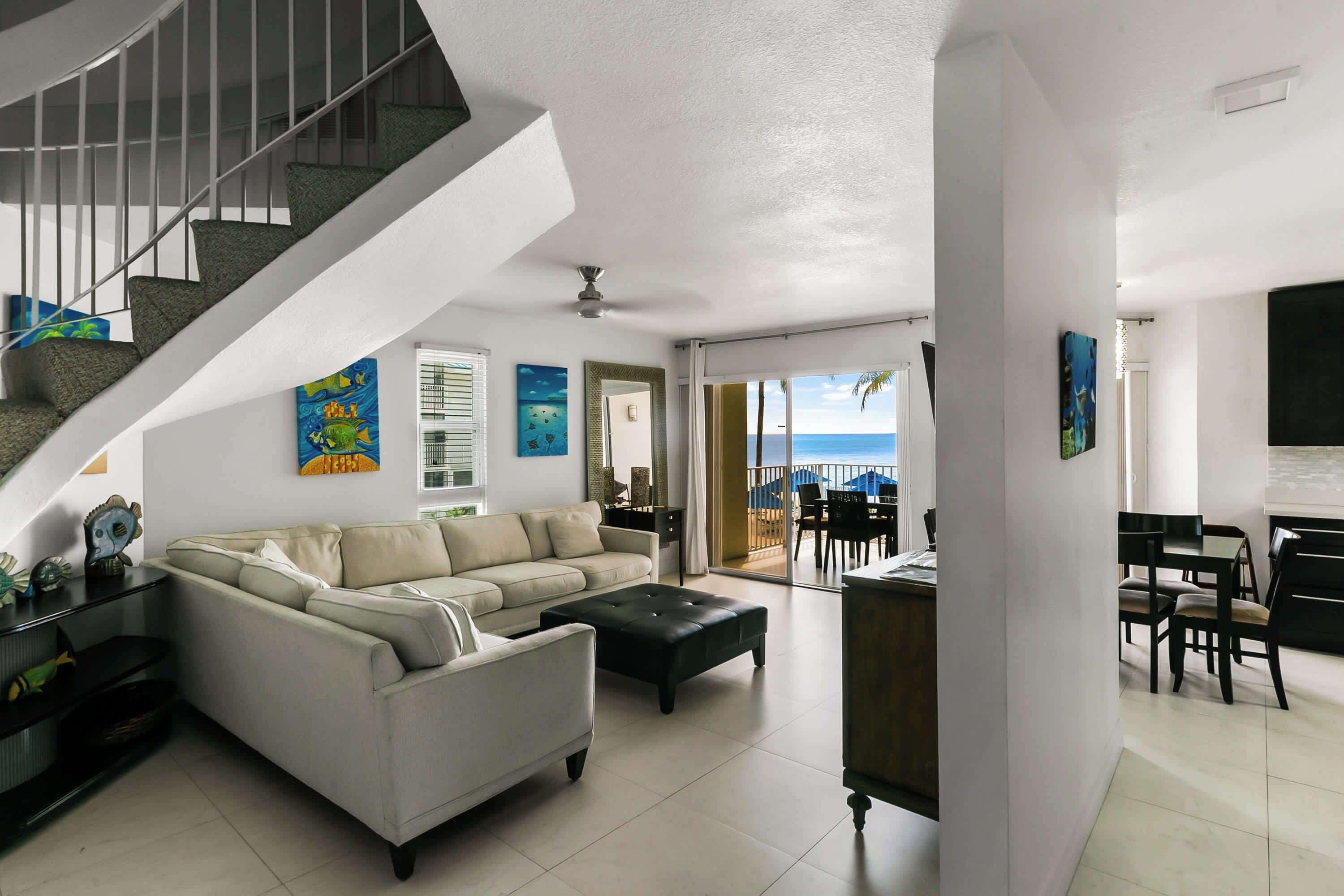 Een televisie en een kantoor