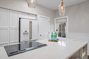 Fridge, microwave, oven, stovetop - Classic 30A neighborhood! Pet Friendly! 🐶 Beach & Pool! (Panama City Beach)