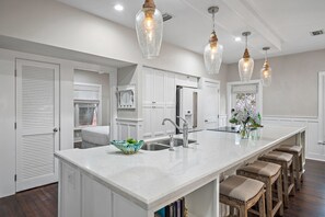 Interior - Classic 30A neighborhood! Pet Friendly! 🐶 Beach & Pool! (Panama City Beach)