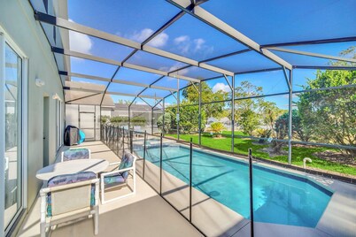 Tucked Away Villa - Your Home Away from Home - Pool Heat incl.