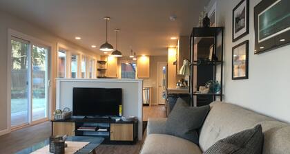 Hemlock House - Beautiful Home with the best location in town!