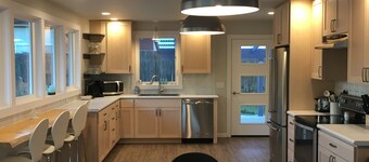 Hemlock House - Beautiful Home with the best location in town!