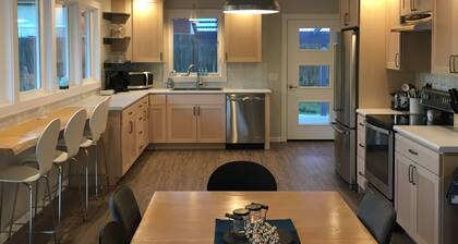 Hemlock House - Beautiful Home with the best location in town!