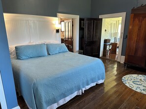 5 Schlafzimmer, Schreibtisch, Bügeleisen/Bügelbrett, kostenloses WLAN