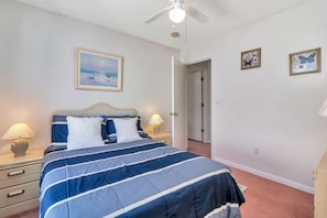Bedroom 3 - Spacious 4BR Villa with Lake Views and Heated Pool (Kissimmee)