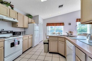 Fully equipped kitchen