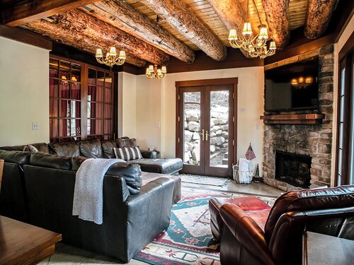 Brighton Woods by Cottonwood Lodging