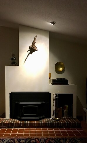 Interior - TOTAL RENOVATION: On Main Channel: Bass Fishing & Family Fun: Kayaks, canoe (Scottsboro)