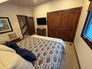 2 chambres, fer et planche à repasser, Wi-Fi gratuit, draps fournis