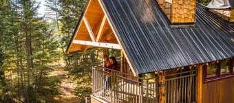 Meadowlark Treehouse at Montana Treehouse Retreat