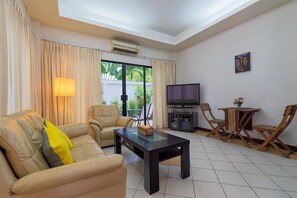 Living area - Kata Pool Apartments (Karon)
