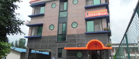 Voorkant van accommodatie