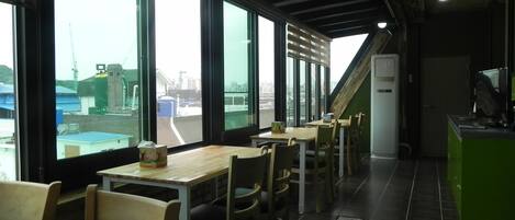 Daily English breakfast (KRW 2000 per person)