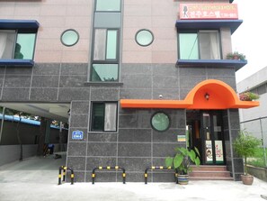 Fachada del alojamiento