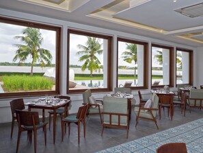 Restaurant - The Bale Phnom Penh by LifestyleRetreats (Phnom Penh)