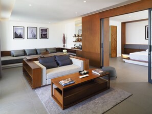 Riverfront Suite | Premium bedding, pillow-top beds, minibar, in-room safe - The Bale Phnom Penh by LifestyleRetreats (Phnom Penh)