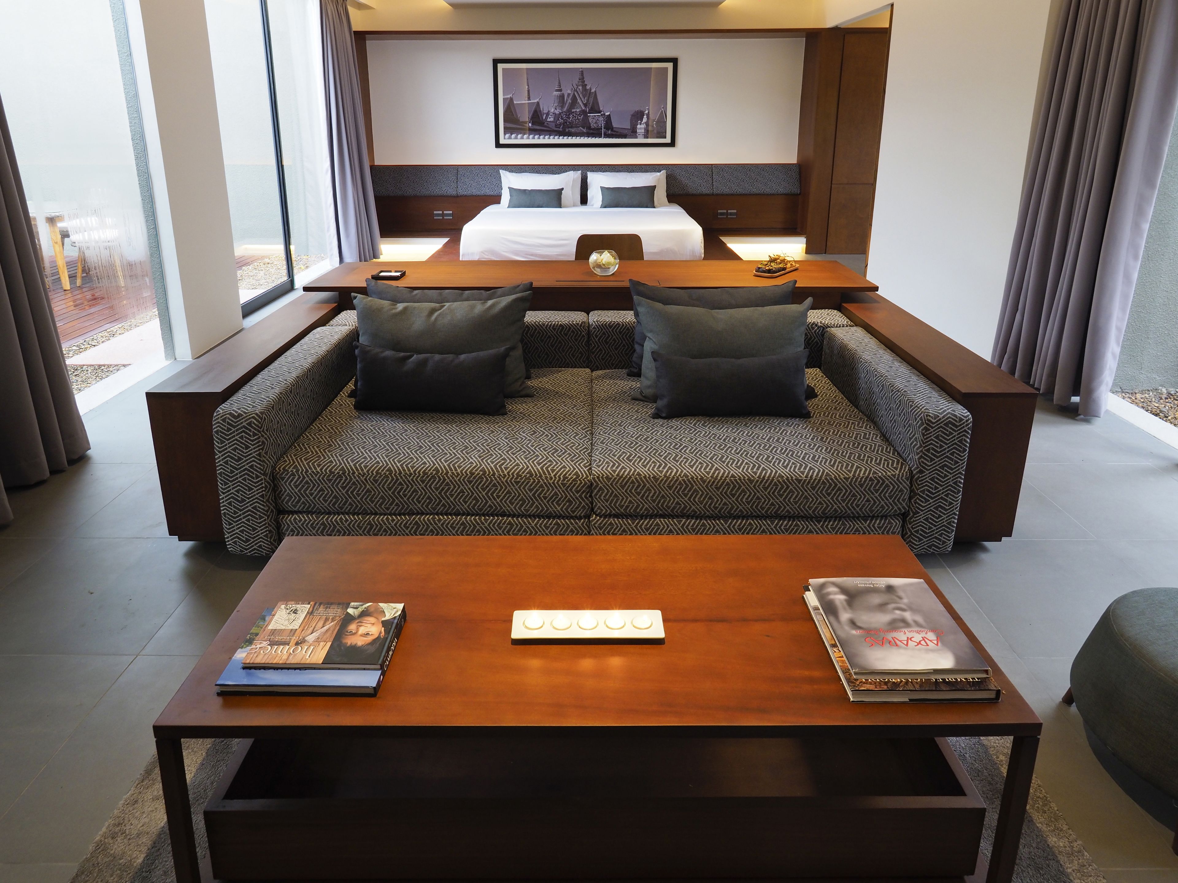 courtyard suite | minibar, in-room safe, desk, soundproofing