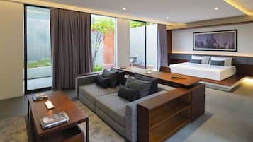 Courtyard Suite | Living area | LED TV