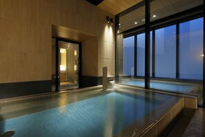 Public bath - Candeo Hotels Tokyo Shimbashi (Tokyo)
