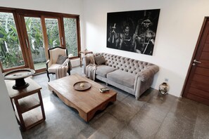 Villa, 2 chambres | Salle de séjour