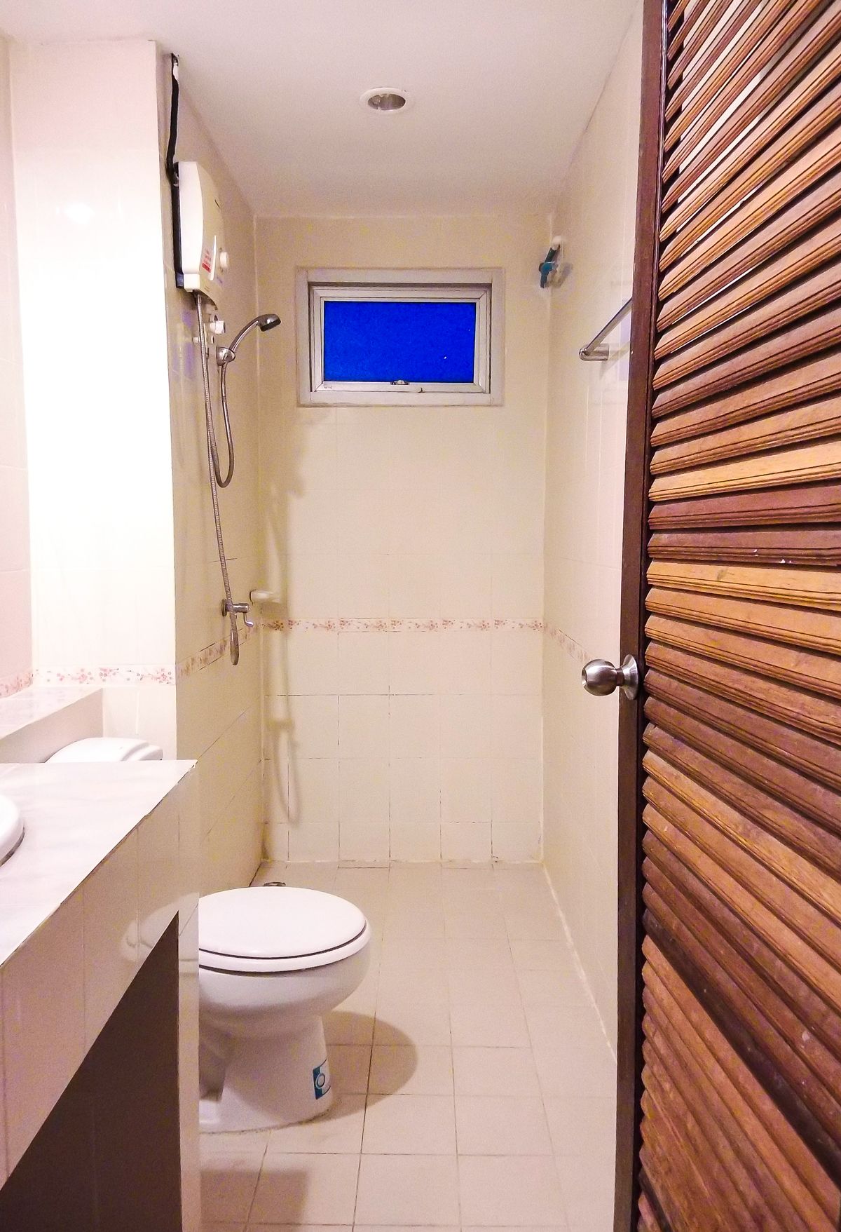 1 Bedroom Apartment | Salle de bain | Douche, serviettes fournies