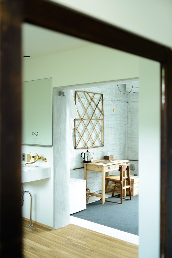 1 chambre, décoration personnalisée, ameublement personnalisé, bureau