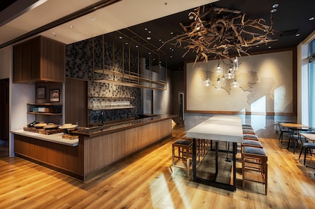 Breakfast and lunch served, Fusion cuisine. Hotel Musse Ginza Meitetsu