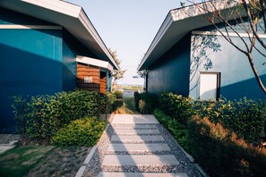 Premiere Seaview Twin Villa | Minibarvarer (inkludert), safe på rommet og individuelt dekorert