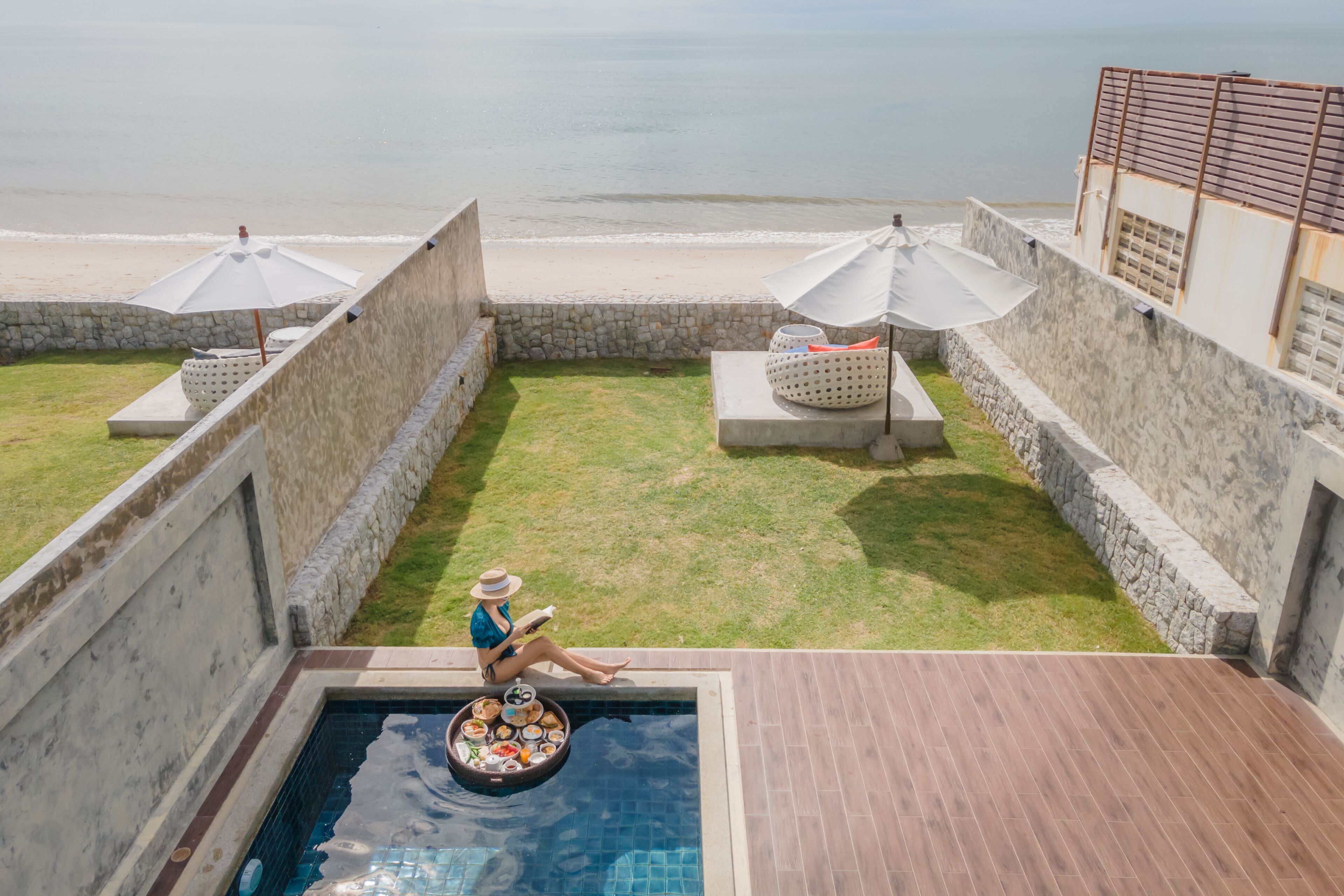 Seafront Grand Villa | 露台